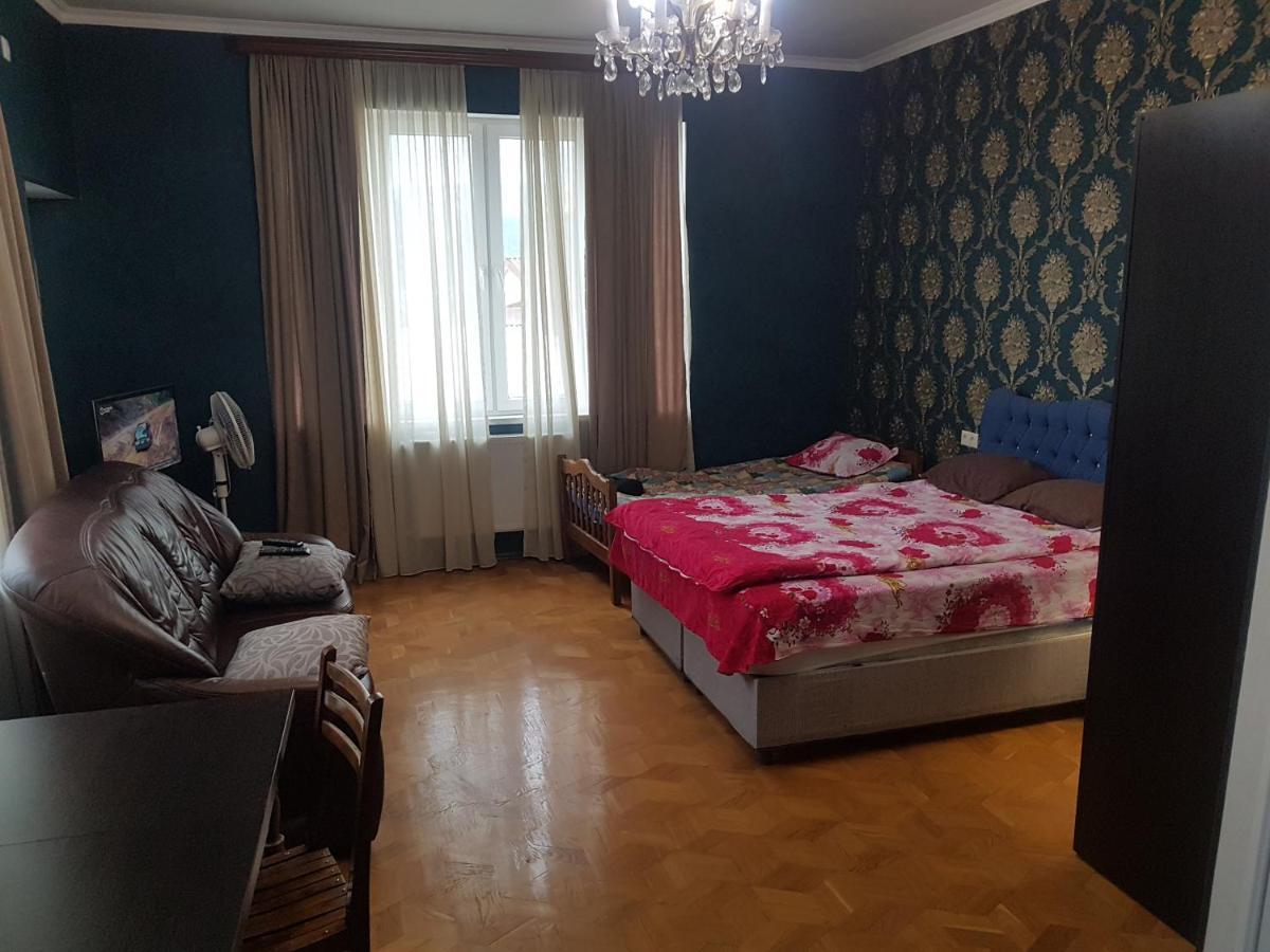 Готель Частный дом с садом Тбілісі Екстер'єр фото